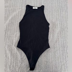 Aritzia Babaton 90s contour bodysuit